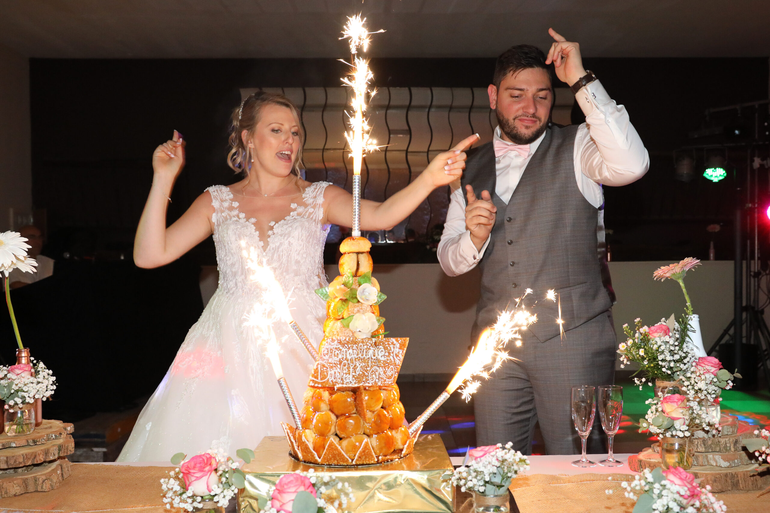 Arrivée du dessert de mariage