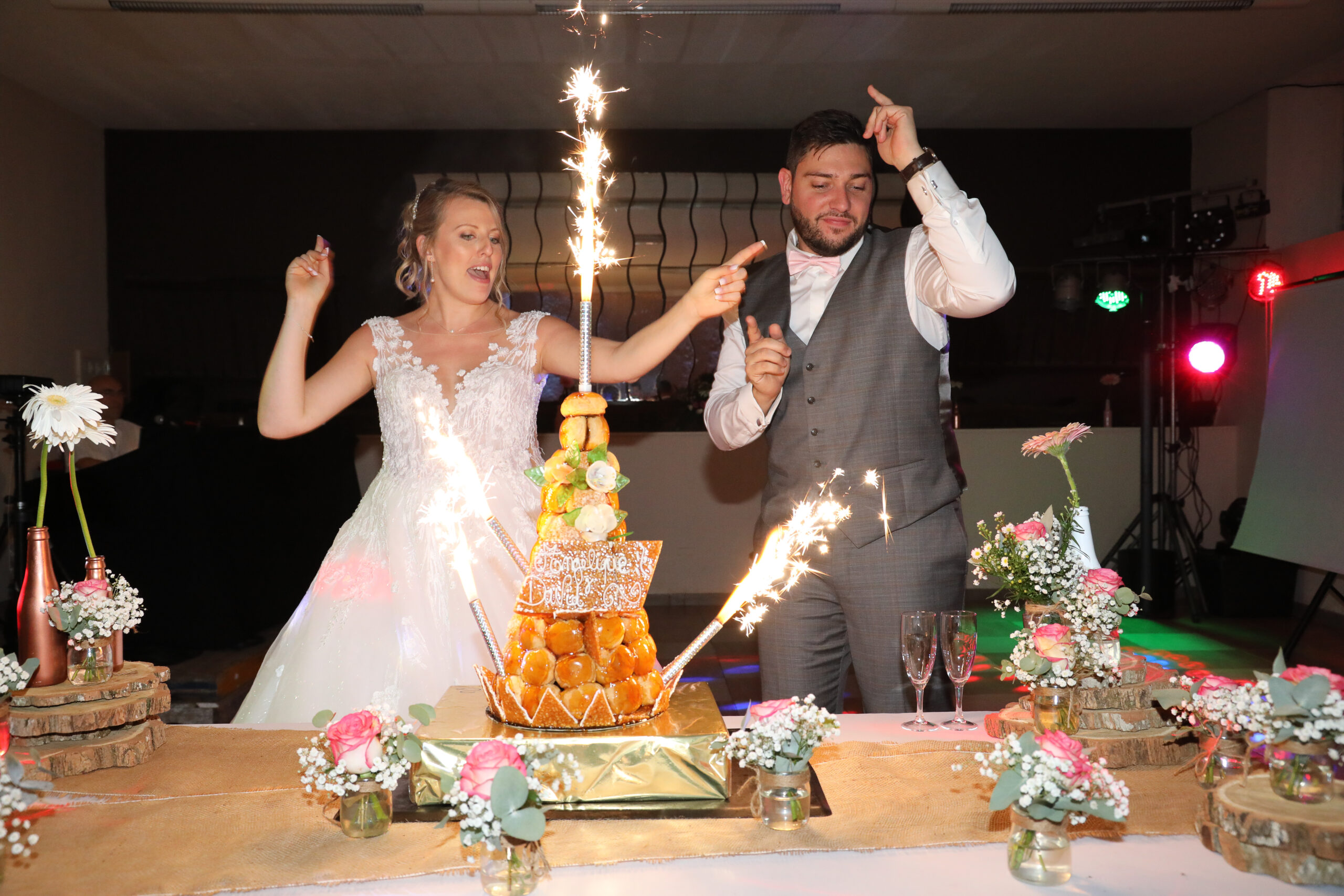 Arrivée du dessert de mariage